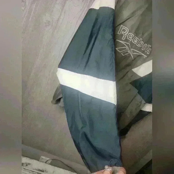 Vintage Reebox Windbreaker Jacket. Size large. - Picture 8 of 9